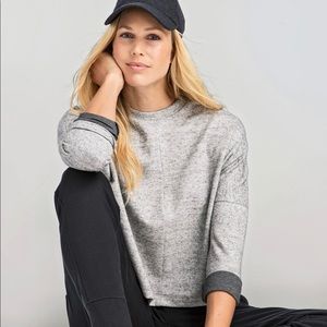 Vineyard Vines - Long-Sleeve Cropped Crew Neck Knit Top Size L
